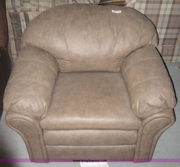 in MANHATTAN, KS Item 6836 sold Purple Wave