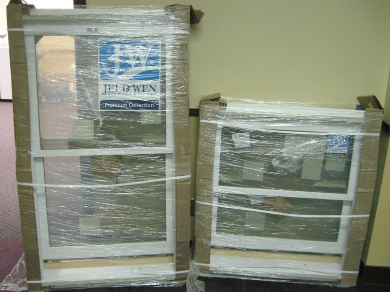 image for item 1047 (2) Jeldwen windows
