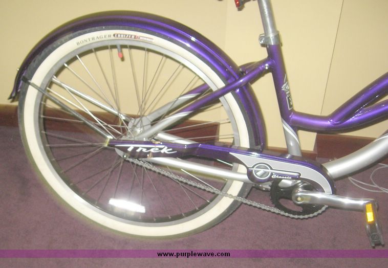 image for item 1109 Trek single speed classic cruiser bicycle