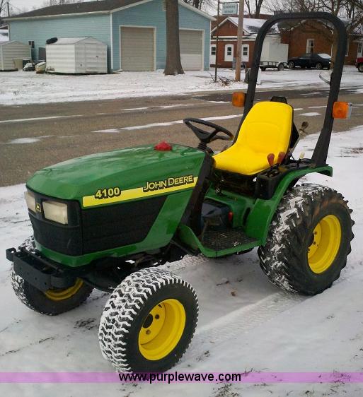 image for item A1807 John Deere 4100 MFWD compact tractor
