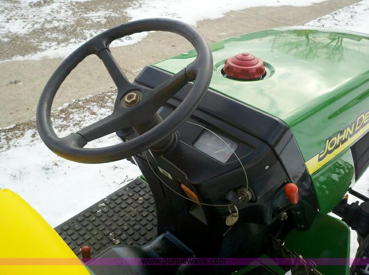 image for item A1807 John Deere 4100 MFWD compact tractor