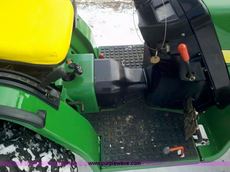 image for item A1807 John Deere 4100 MFWD compact tractor