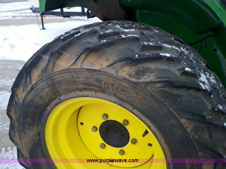 image for item A1807 John Deere 4100 MFWD compact tractor