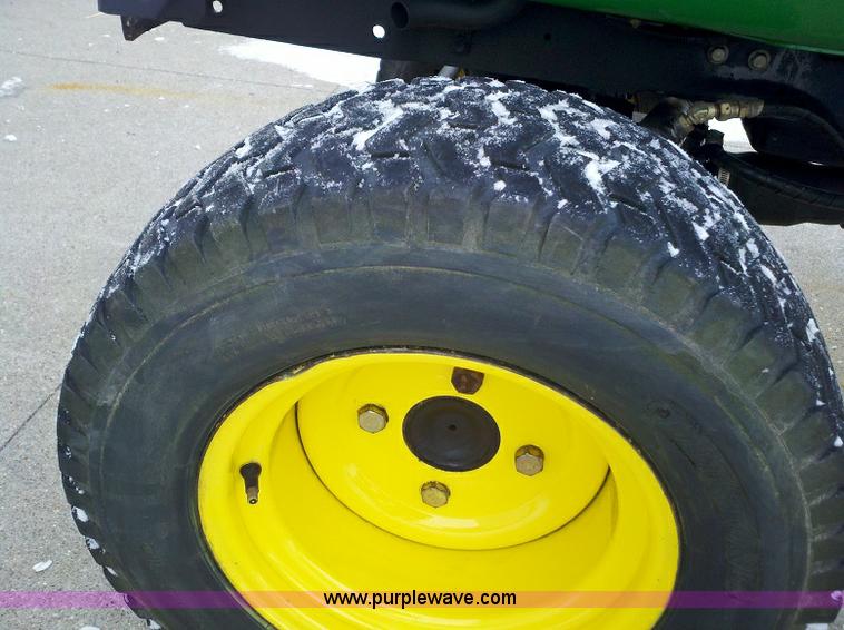 image for item A1807 John Deere 4100 MFWD compact tractor