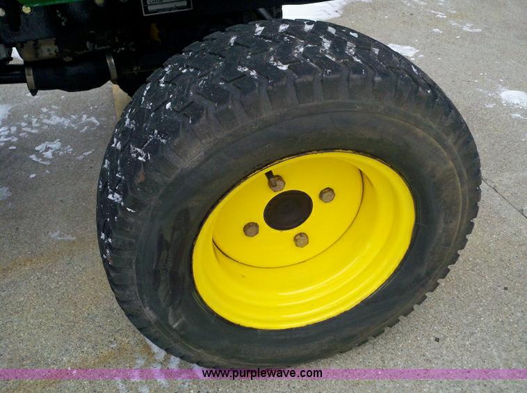 image for item A1807 John Deere 4100 MFWD compact tractor