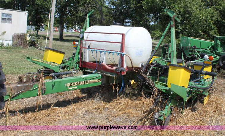 image for item A2711 John Deere 1760 eight row planter