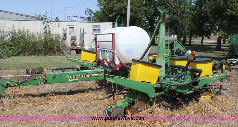 image for item A2711 John Deere 1760 eight row planter