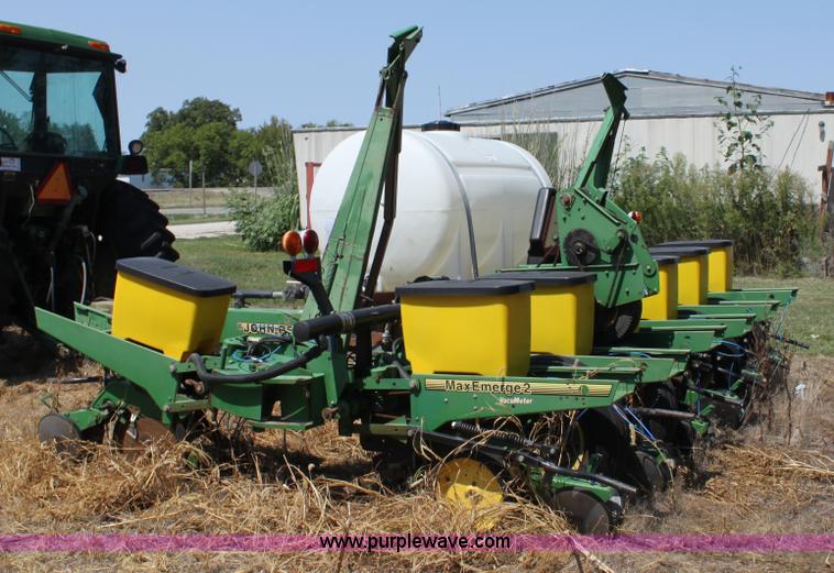image for item A2711 John Deere 1760 eight row planter