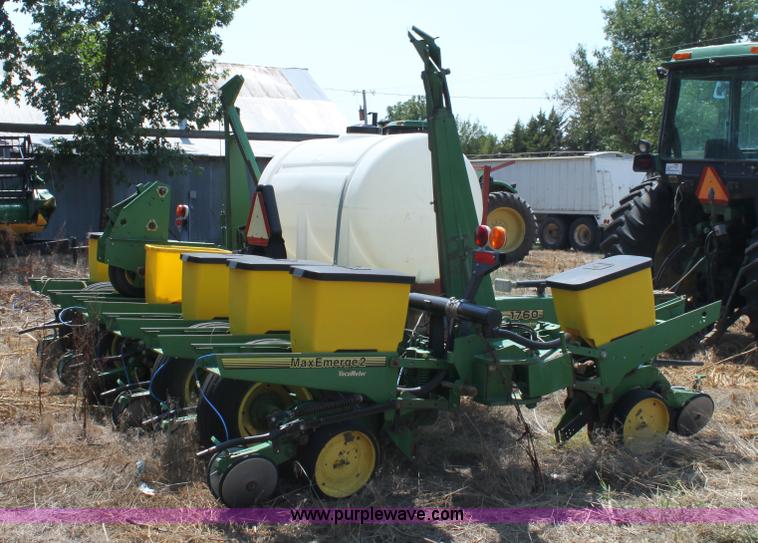 image for item A2711 John Deere 1760 eight row planter