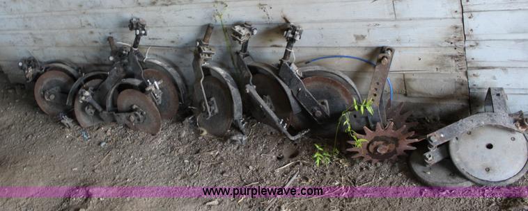 image for item A2711 John Deere 1760 eight row planter