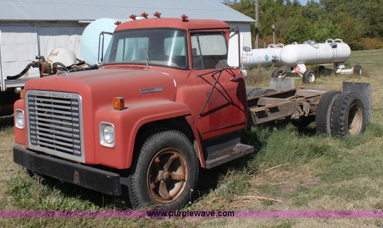 image for item A2930 1972 International Loadstar 1600 truck cab and chassis