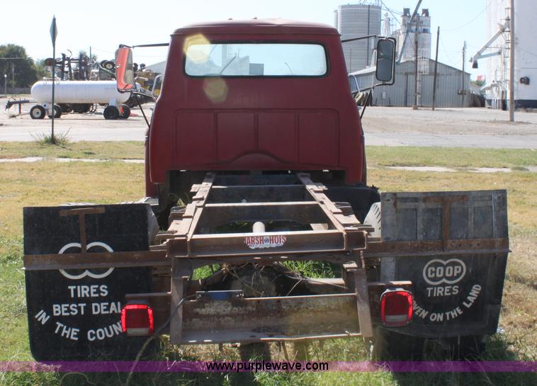 image for item A2930 1972 International Loadstar 1600 truck cab and chassis