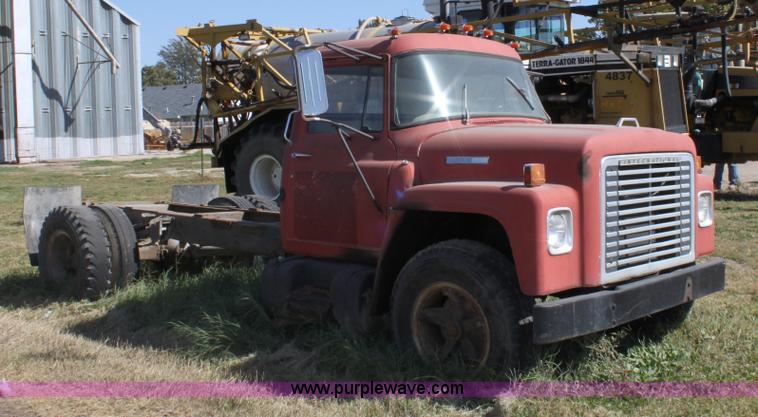 image for item A2930 1972 International Loadstar 1600 truck cab and chassis