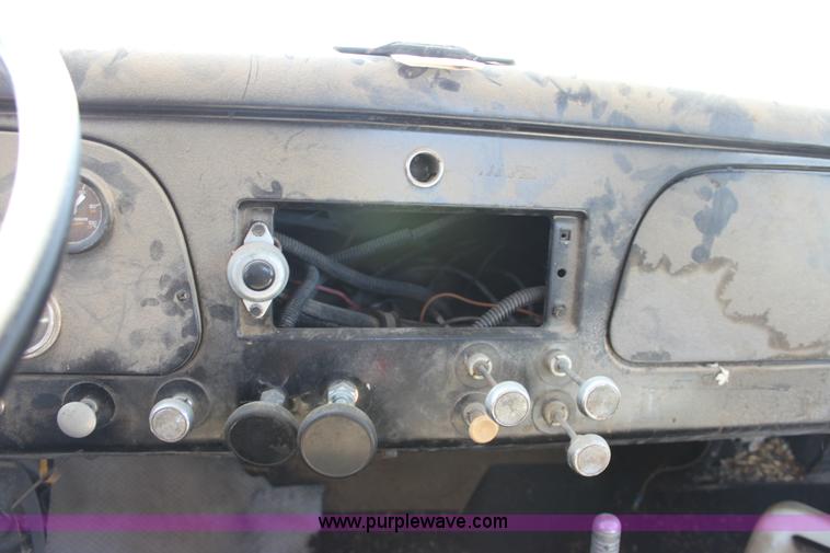 image for item A2930 1972 International Loadstar 1600 truck cab and chassis