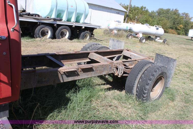 image for item A2930 1972 International Loadstar 1600 truck cab and chassis