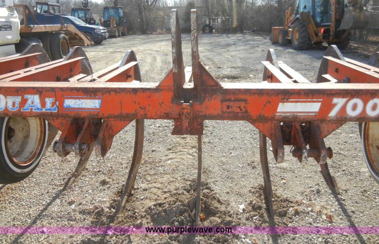 image for item A3392 Dual 7000 seven shank ripper