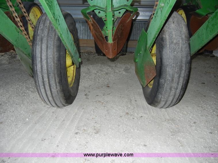 image for item A3398 1999 John Deere 7000 six row planter