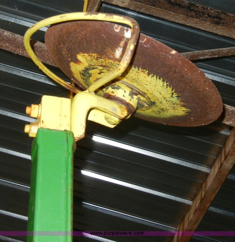 image for item A3398 1999 John Deere 7000 six row planter
