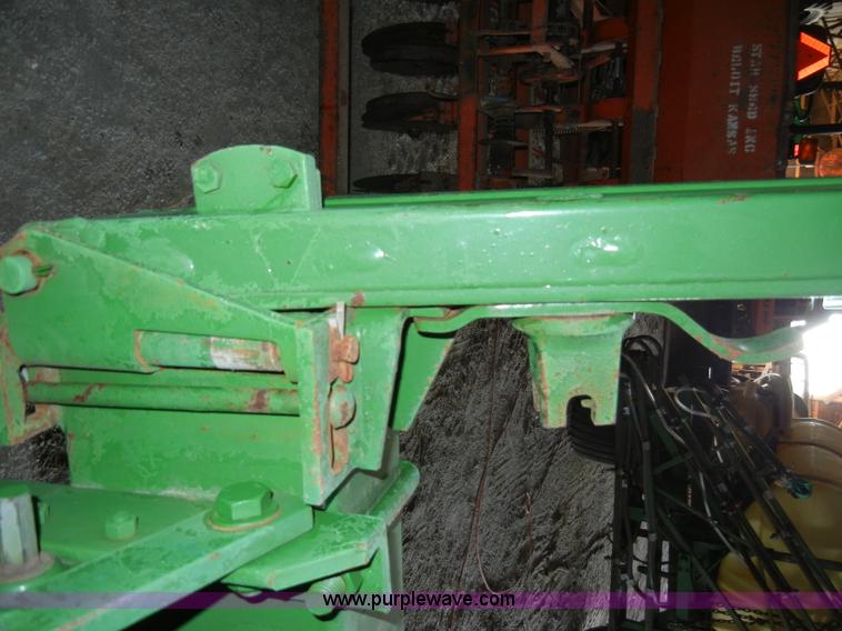 image for item A3398 1999 John Deere 7000 six row planter