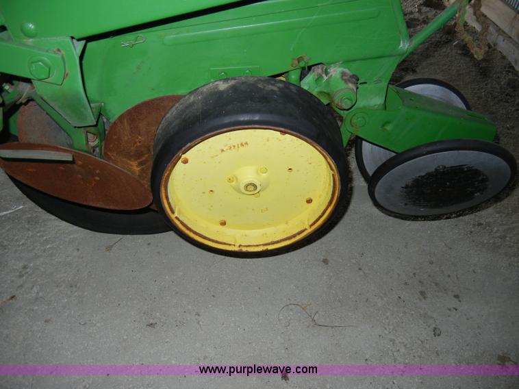 image for item A3398 1999 John Deere 7000 six row planter