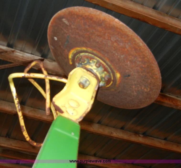 image for item A3398 1999 John Deere 7000 six row planter