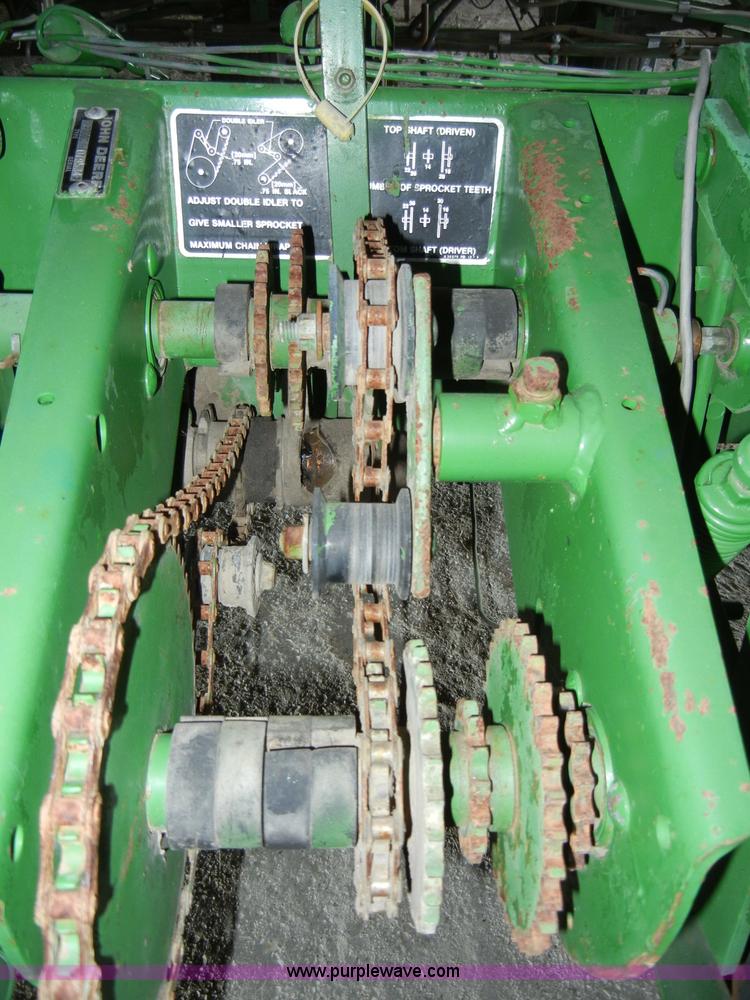 image for item A3398 1999 John Deere 7000 six row planter