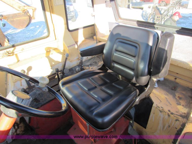 image for item A5651 1973 Case 1080 Agri King tractor