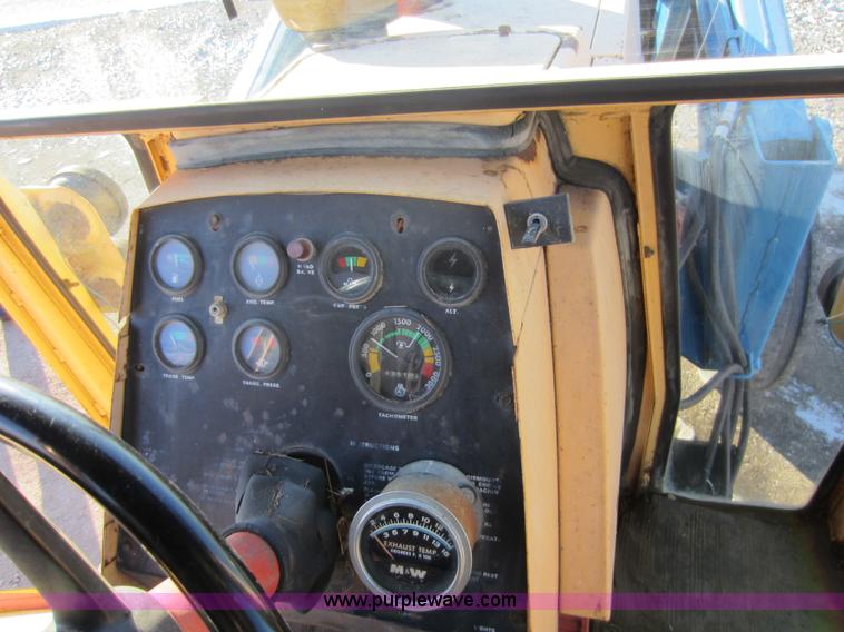 image for item A5651 1973 Case 1080 Agri King tractor