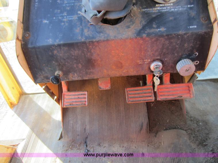 image for item A5651 1973 Case 1080 Agri King tractor