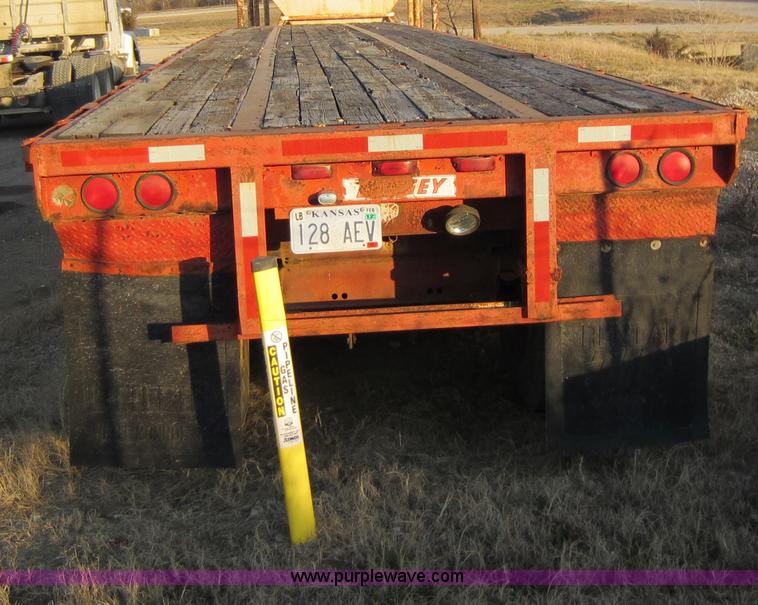 image for item A5654 1984 Dorsey 45' flatbed semi trailer