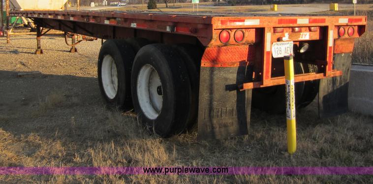 image for item A5654 1984 Dorsey 45' flatbed semi trailer