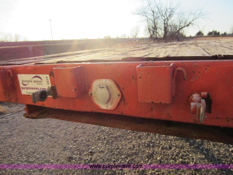 image for item A5654 1984 Dorsey 45' flatbed semi trailer