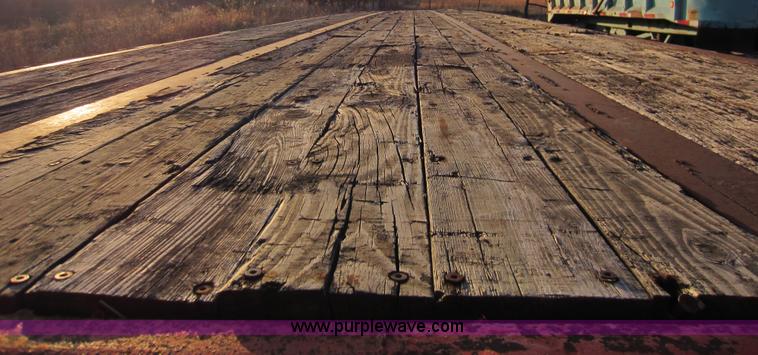 image for item A5654 1984 Dorsey 45' flatbed semi trailer