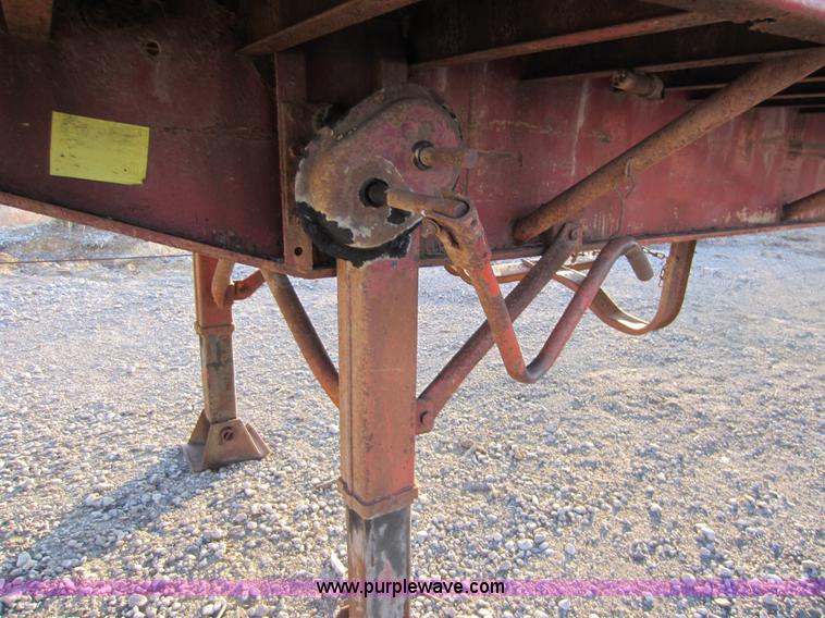 image for item A5654 1984 Dorsey 45' flatbed semi trailer