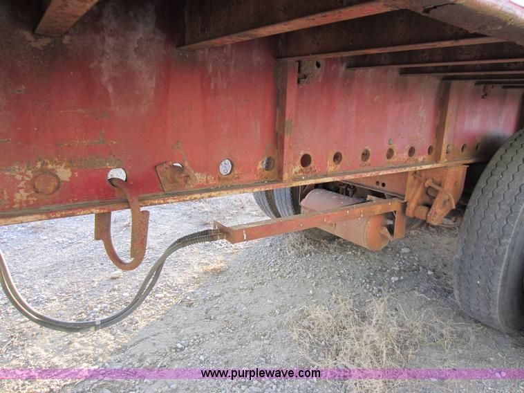 image for item A5654 1984 Dorsey 45' flatbed semi trailer