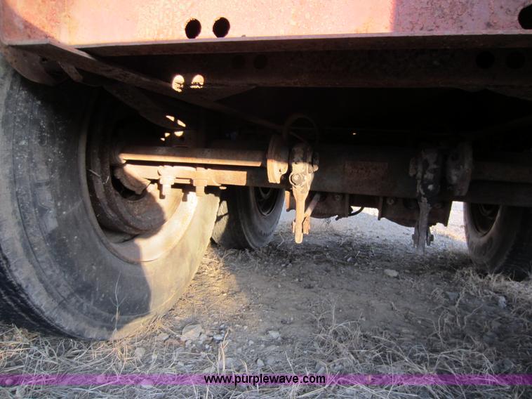 image for item A5654 1984 Dorsey 45' flatbed semi trailer