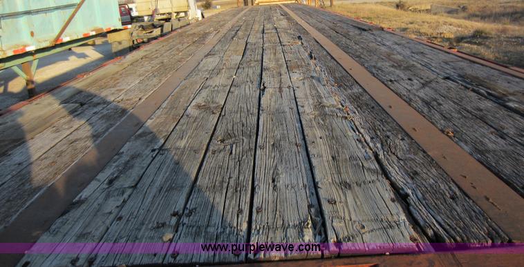 image for item A5654 1984 Dorsey 45' flatbed semi trailer