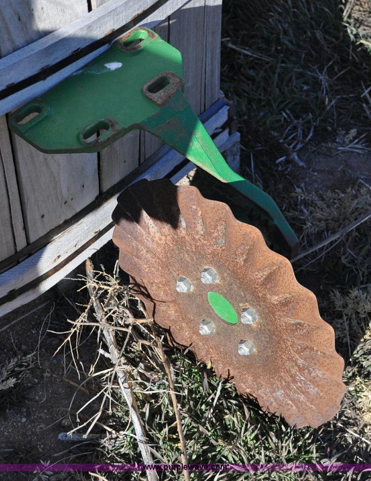 image for item A5781 (24) John Deere coulters