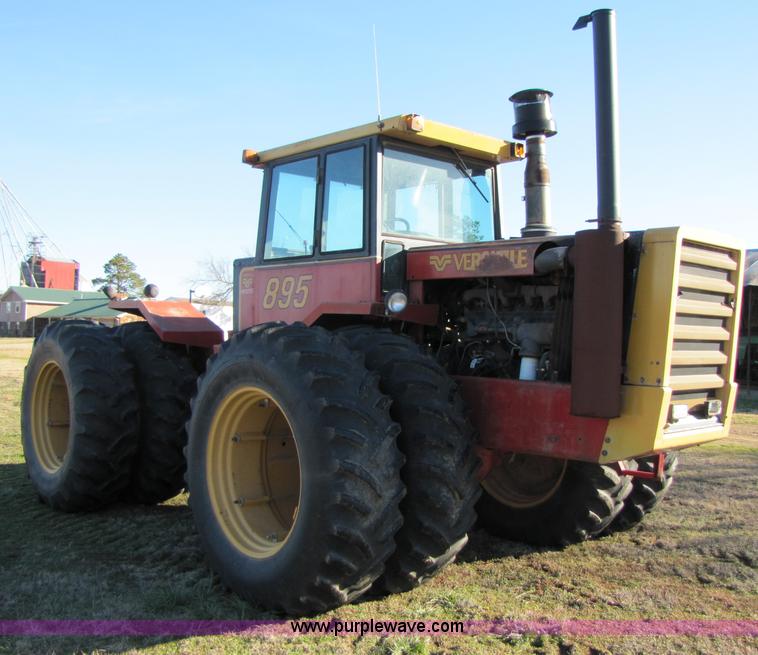 image for item B2163 1981 Versatile 895 articulating 4WD tractor