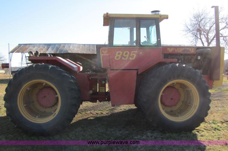 image for item B2163 1981 Versatile 895 articulating 4WD tractor