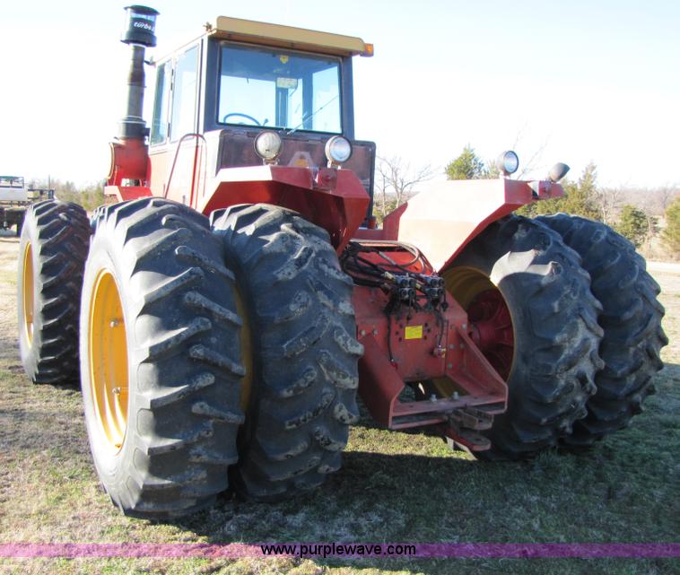 image for item B2163 1981 Versatile 895 articulating 4WD tractor