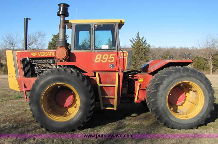 image for item B2163 1981 Versatile 895 articulating 4WD tractor