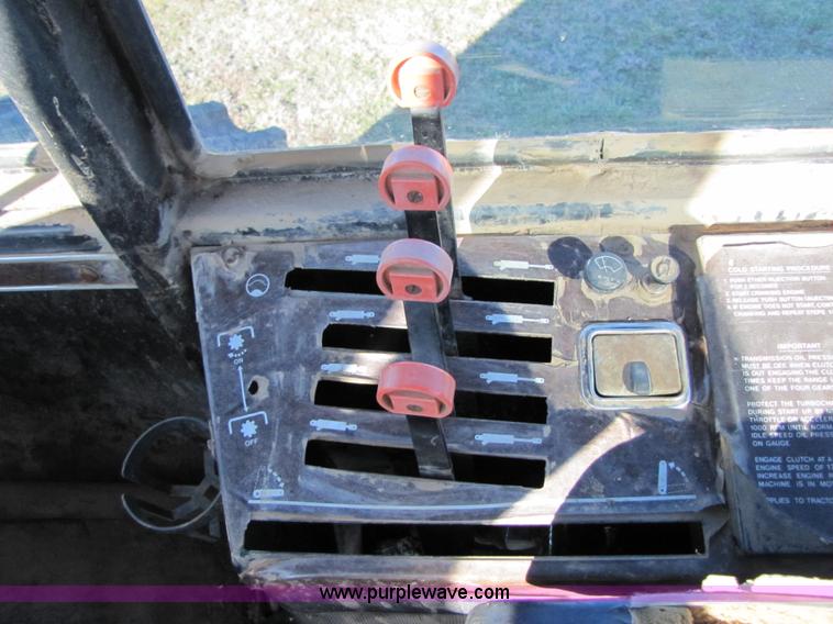 image for item B2163 1981 Versatile 895 articulating 4WD tractor