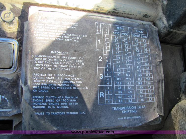 image for item B2163 1981 Versatile 895 articulating 4WD tractor