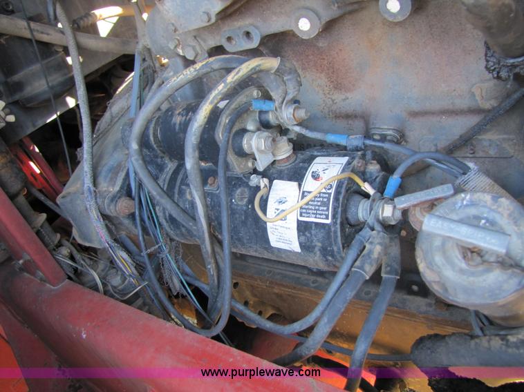 image for item B2163 1981 Versatile 895 articulating 4WD tractor