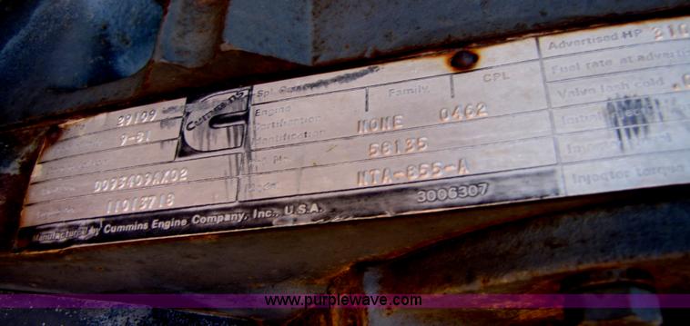 image for item B2163 1981 Versatile 895 articulating 4WD tractor