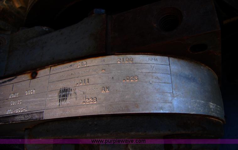 image for item B2163 1981 Versatile 895 articulating 4WD tractor