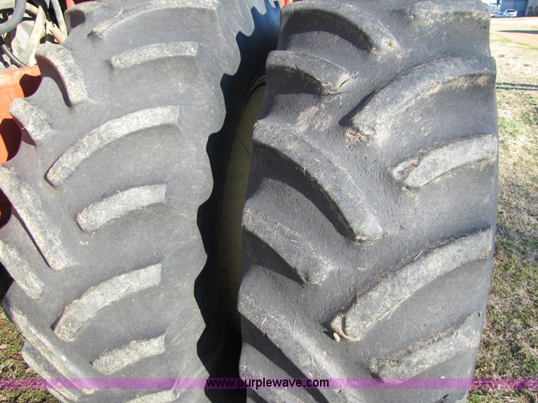 image for item B2163 1981 Versatile 895 articulating 4WD tractor