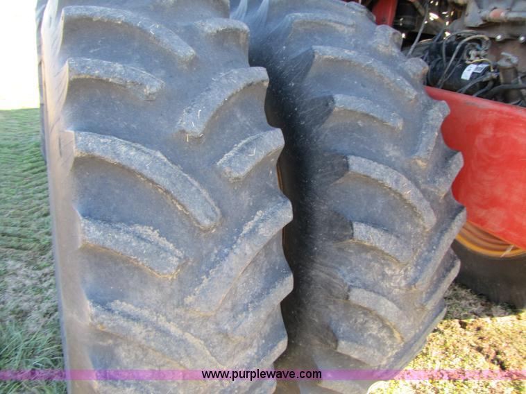image for item B2163 1981 Versatile 895 articulating 4WD tractor