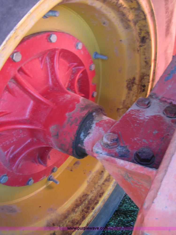 image for item B2163 1981 Versatile 895 articulating 4WD tractor